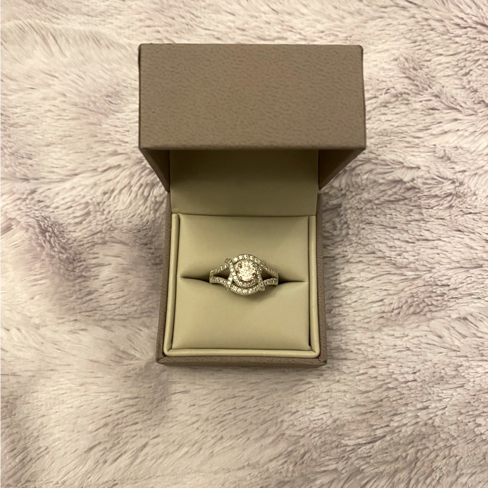 Size 8, light pink ring